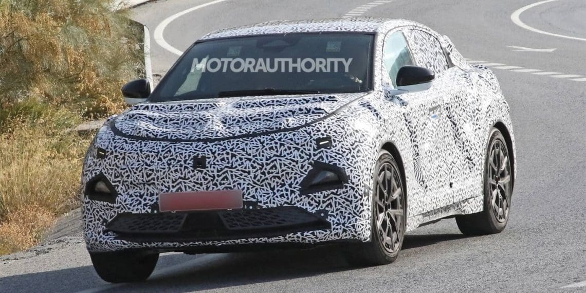 Alpine A390 volta a ser “apanhado” em testes