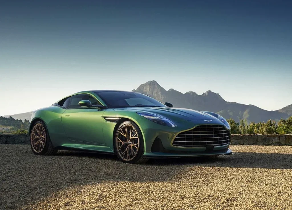 O Novo Plano Mestre da Aston Martin: Manuais, Híbridos e uma Expansão à Semelhança da Porsche Sob a Direção de Adrian Hallmark.