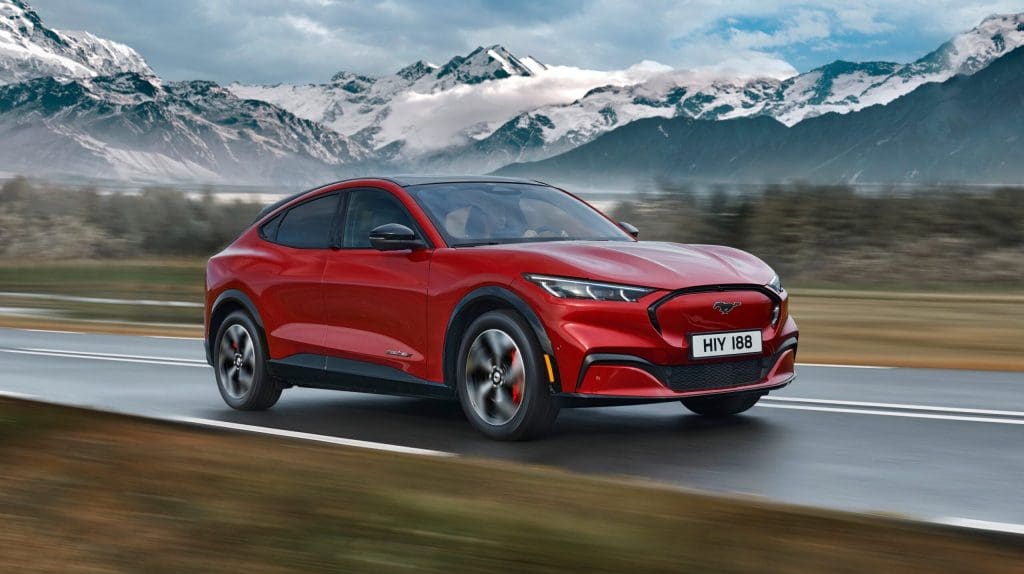 Lutas da Ford com os VE: Bilhões Perdidos, Modelos Atrasados e uma Mudança Desesperada para Permanecer Competitiva