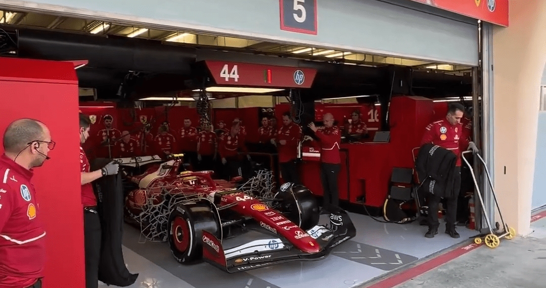 Lewis Hamilton Takes the Lead in F1’s Bahrain Pre-Season Test: A Smooth Start for Ferrari