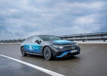 Mercedes-Benz testa baterias em estado sólido com autonomia até 1.000 km