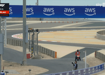 VIDEO – Unexpected Power Outage Halts First Day of F1 2025 Pre-Season Test