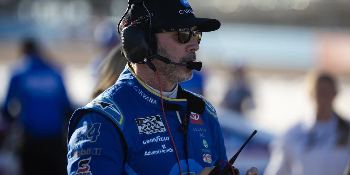 Jimmie Johnson Loses Bet to Shaquille O’Neal – Will His Daytona 500 Car Be a Shaq-Sized Spectacle? – “I Smell Fear”