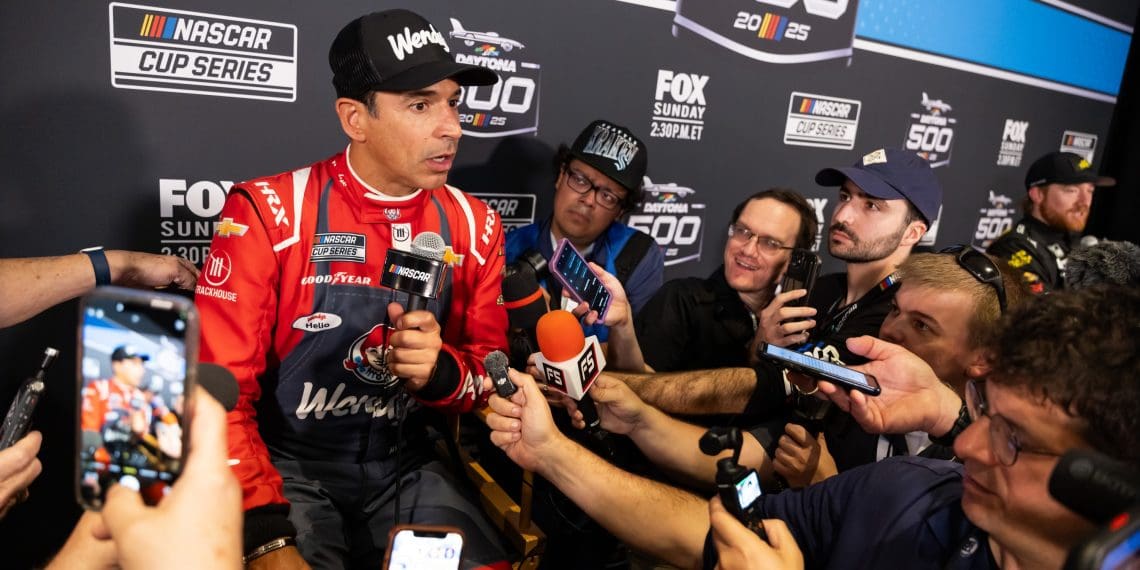 Helio Castroneves Gears Up for Daytona 500 Debut: « It’s a Different Beast »