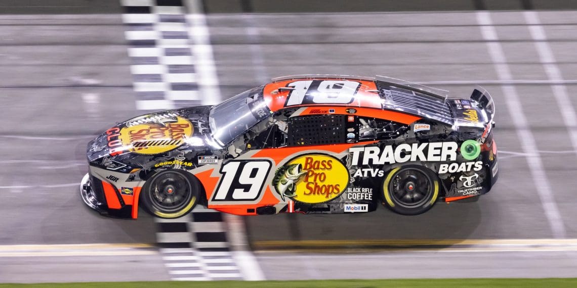 Chase Briscoe & Austin Cindric Secure Daytona 500 Front Row—Briscoe Delivers Historic First for Toyota