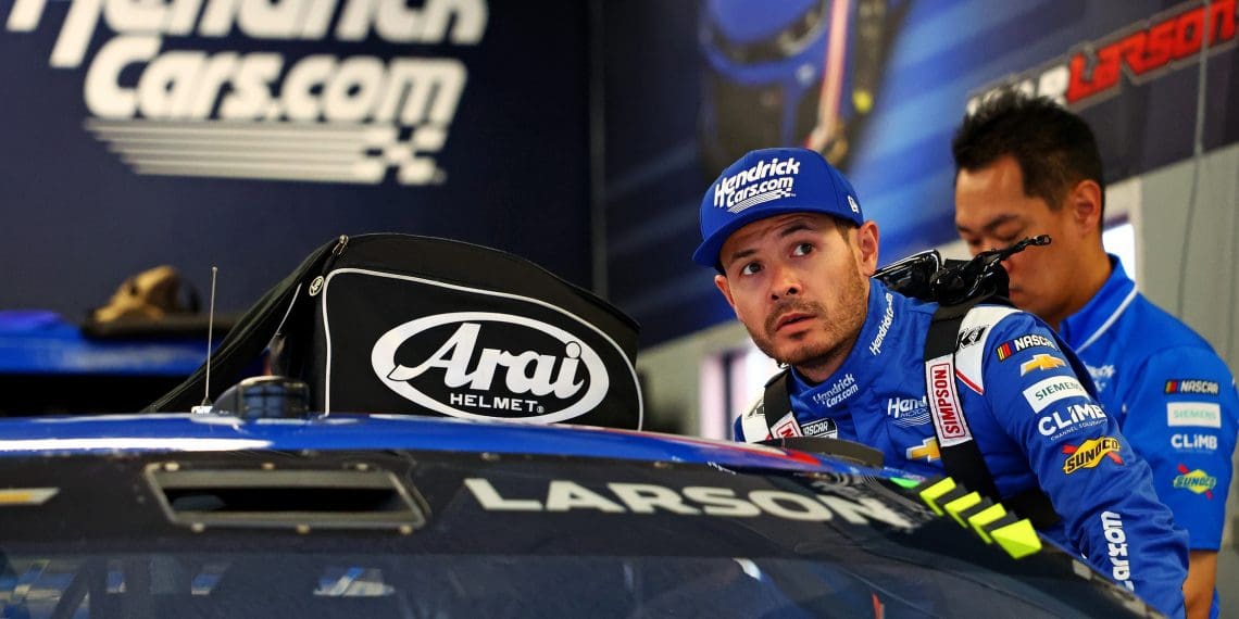 Jeff Gordon Sounds the Alarm on Kyle Larson’s Superspeedway Struggles: Is the Daytona 500 Curse Real?