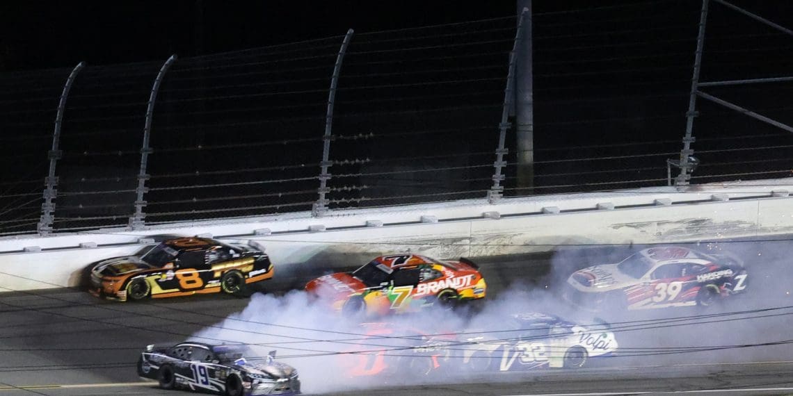 NASCAR’s Controversial Caution Calls at Daytona 500: A Deeper Look at Safety, Strategy, and Split-Second Decisions