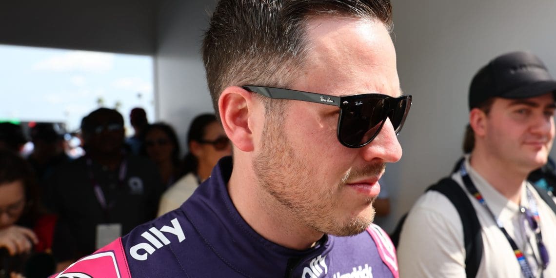 Alex Bowman Credits Billionaire Rick Hendrick’s Support After Major 2022 Setback: An In-Depth Look at Their Partnership