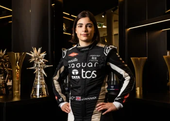 Jamie Chadwick to Test for Jaguar in Formula E’s Jeddah Rookie Session