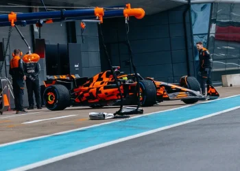 McLaren’s 2025 Title Defense: MCL39 Breaks Cover as Woking Squad Braces for Fierce F1 Battle