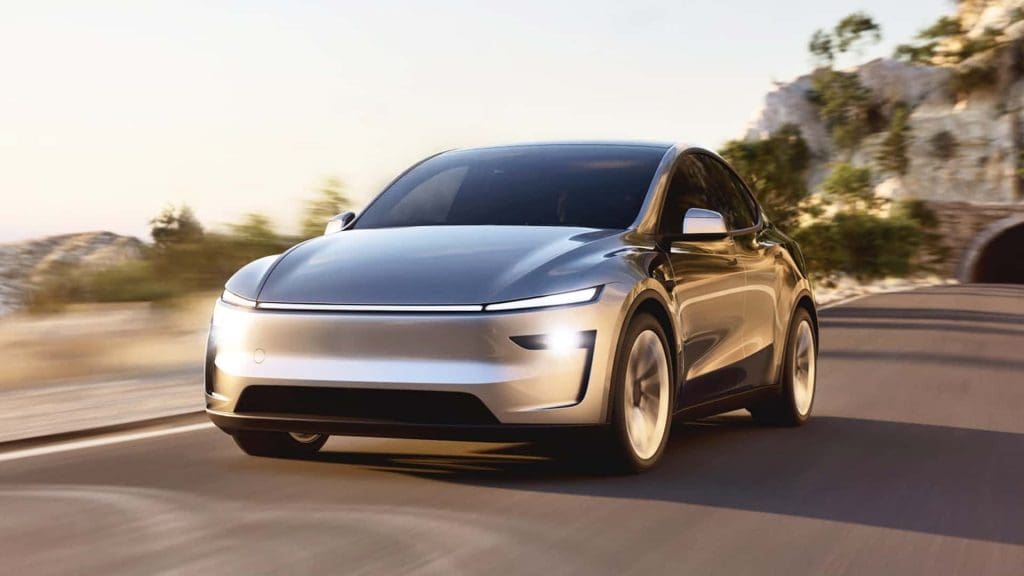 Tesla Model Y Juniper é lançado no Reino Unido, versão Performance a caminho com opção de 7 lugares.