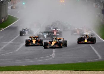 VIDEO – 2025 Australian GP Highlights: Norris Triumphs, Verstappen Surprises, and Ferrari Falters
