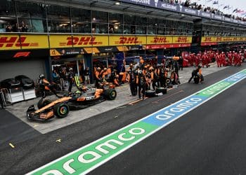 Inside McLaren’s ‚Hold Position‘ Strategy at the 2025 Australian Grand Prix: A Balancing Act of Track Conditions and Driver Rivalry
