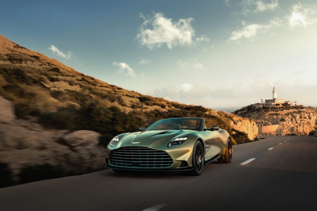 Aston Martin apresenta o Vanquish Volante com 835 cv