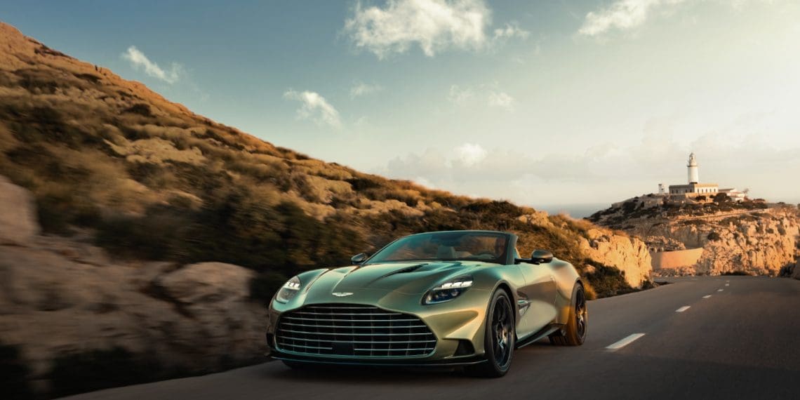 Aston Martin apresenta o Vanquish Volante com 835 cv