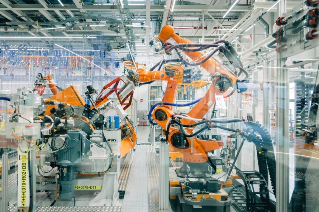 Audi revoluciona produção com controladores lógicos programáveis virtuais