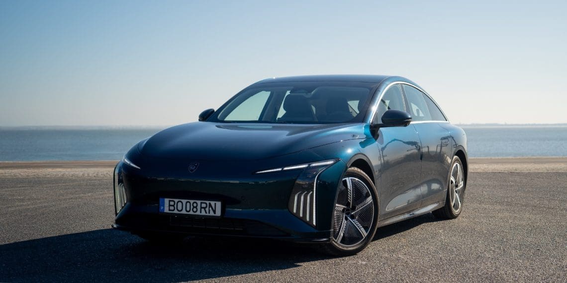 Forthing S7 lidera estreia da nova marca chinesa no mercado nacional