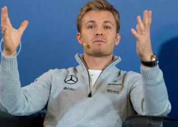 Nico Rosberg’s Explosive Showdown: Coulthard’s Outburst Reveals Shocking F1 Drama