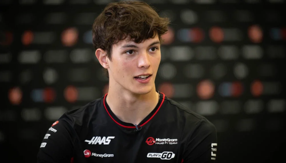 Rising Star Oliver Bearman Tipped as Lewis Hamilton’s Successor at Ferrari: Insights from Sky Sports F1 Pundit