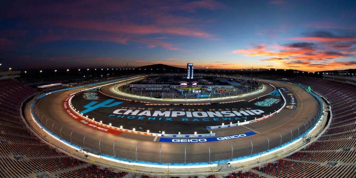 Phoenix Raceway: A Strategic Battlefield for Team Penske and NASCAR Veterans