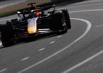 Red Bull Advisor Slams FIA’s ‚Insane‘ Mid-Season Flexi-Wing Ban: A Potential Boon for Max Verstappen?