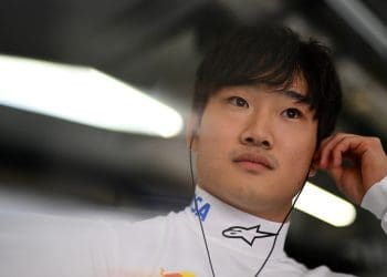 Yuki Tsunoda Brave Battle Against Max Verstappen: A Monster Confrontation at Red Bull