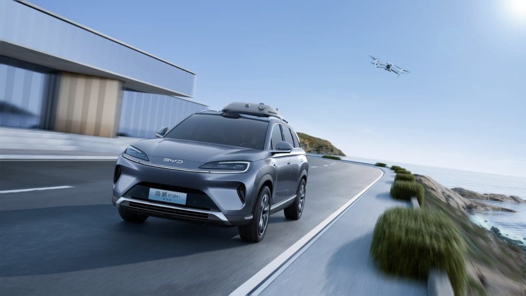 BYD lança plataforma de drones para automóveis