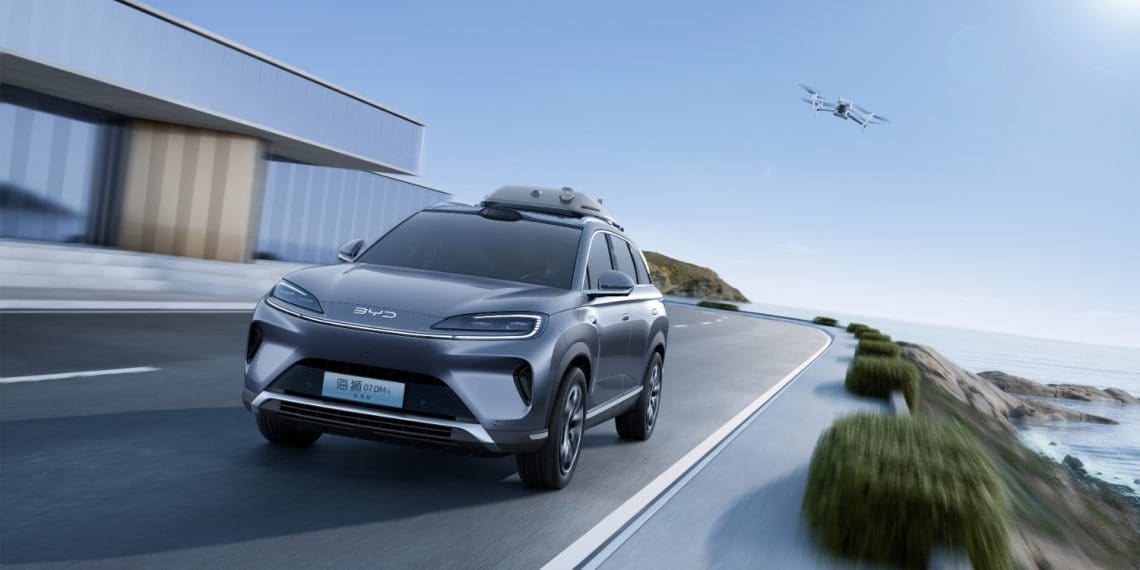 BYD lança plataforma de drones para automóveis