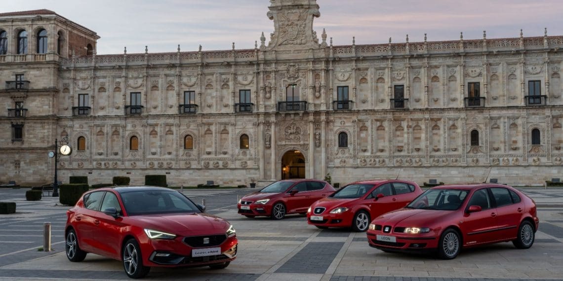Seat Leon celebra 25 anos com versão e-Hybrid de até 133 km de autonomia elétrica