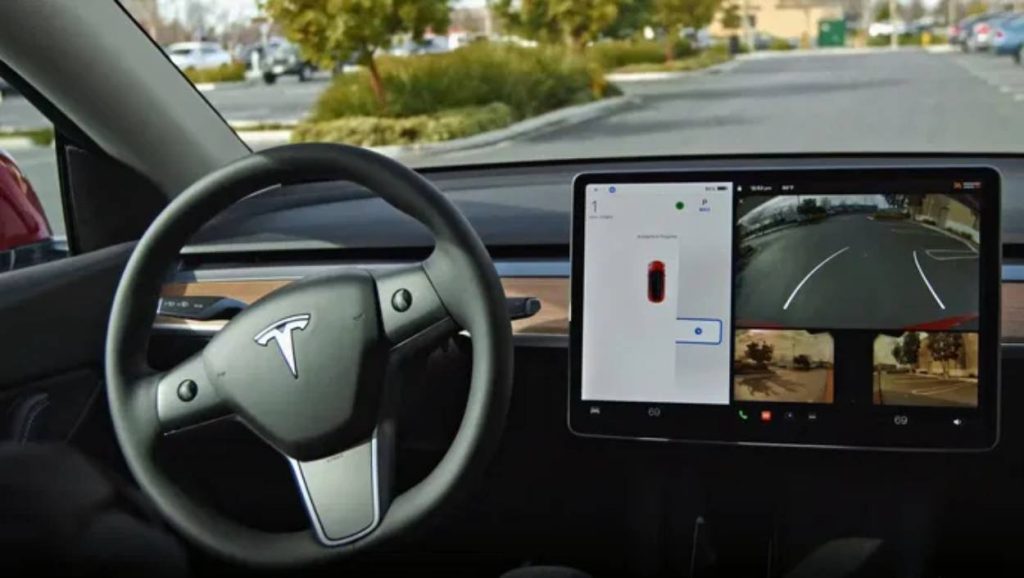 Tesla suspende teste de sistema de condução autónoma na China