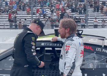 VIDEO – Explosive Confrontation: Tyler Reddick Faces Ty Gibbs After Martinsville Clash