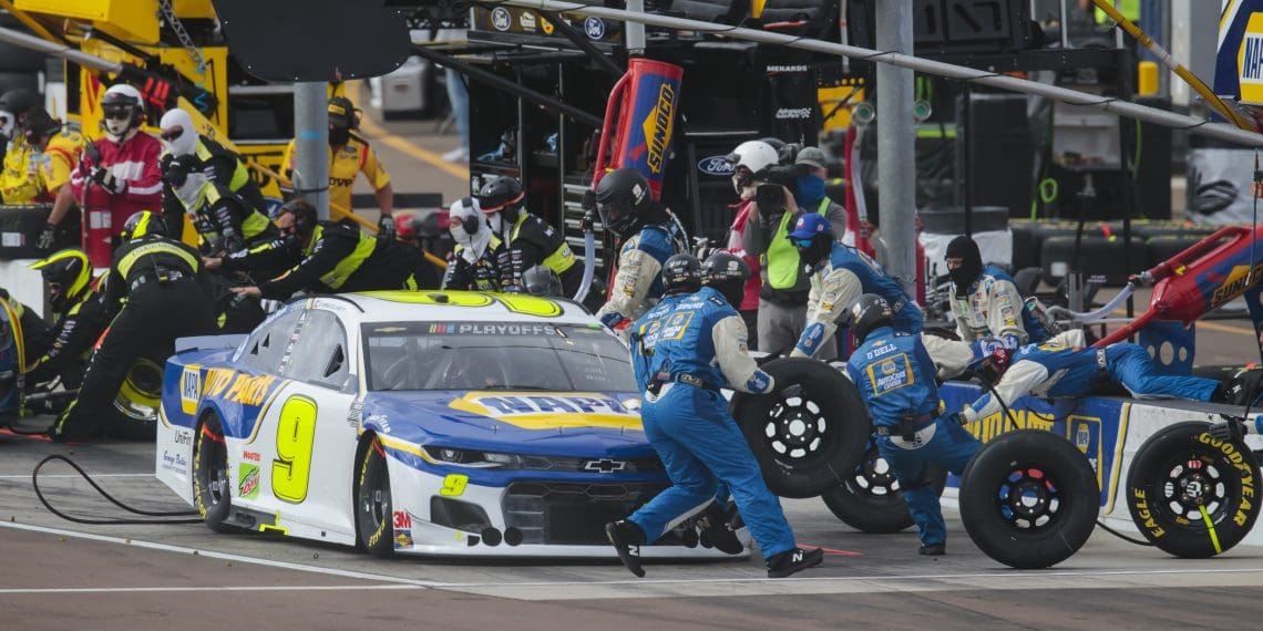 Chaos on the Track: The Unprecedented Pace Car Crash that Shook the 2024 NASCAR Cup Series Championship