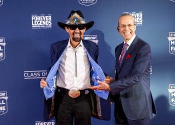 Kyle Petty Criticizes NASCAR Veterans for Complaining about Carson Hocevar’s Performance