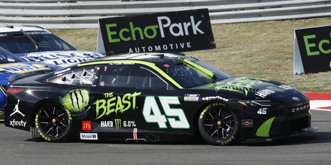 NASCAR Under Fire: Fans and Drivers Express Outrage over Inconsistent Race Officiating