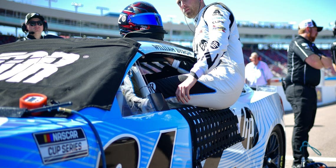 Hendrick Motorsports‘ William Byron Aims for Phoenix Win with Bold Tire Strategy