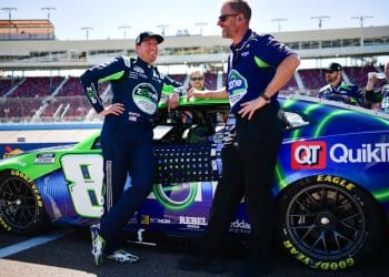 Kyle Busch’s Touching Display of Fatherly Love Captivates Hearts at Phoenix Raceway