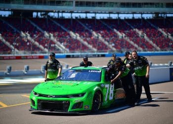 Katherine Legge’s Unforgettable Debut: A Milestone for Women in NASCAR Despite Hurdles