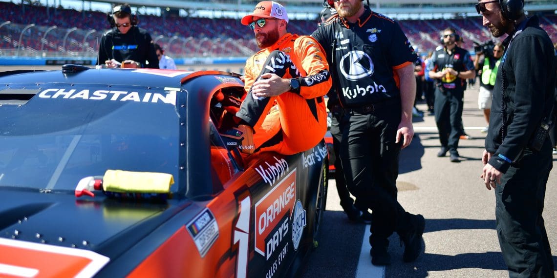 NASCAR’s Controversial Ban: Was Ross Chastain’s Thrilling Martinsville Wall Ride Unfairly Stopped?
