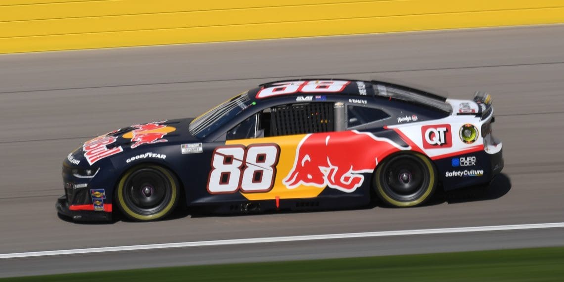 Shane van Gisbergen Voices Concerns Over NASCAR’s Approval Process: The Perils of Inexperience on the Oval Track