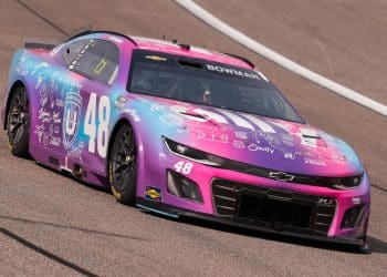 Trackside Triumph and Twitter Takedown: Alex Bowman’s Resilient Race and Social Media Showdown at Homestead-Miami Speedway