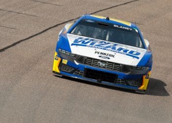 Edge-of-Seat Duel at Homestead-Miami: Hendrick Motorsports’ Tension-filled Battle Unfolds to Victory