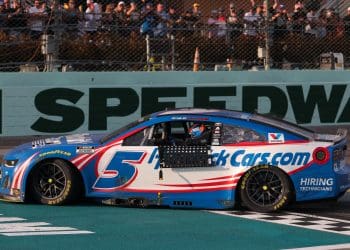 Kyle Larson Triumphs Over Alex Bowman in Thrilling Homestead Miami Showdown