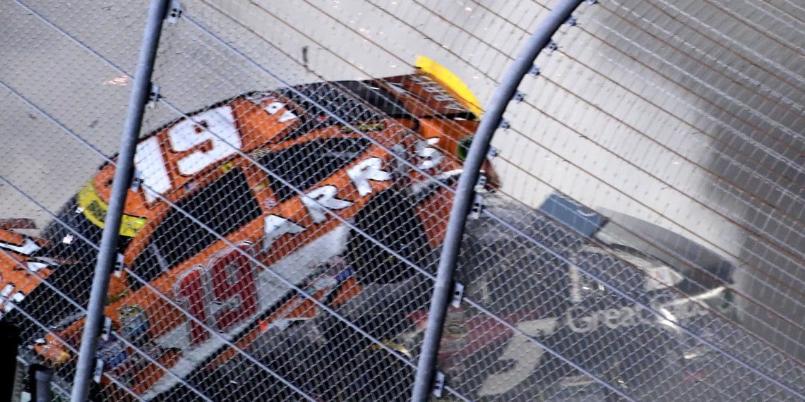 Controversy Revs Up: Examining Carl Edwards‘ Untold NASCAR Heartbreak and Jimmie Johnson’s Tarnished Legacy