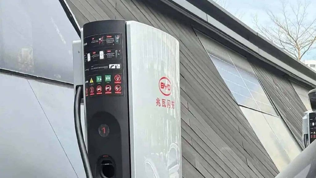 BYD traz para a Europa rede de carregamento de megawatts