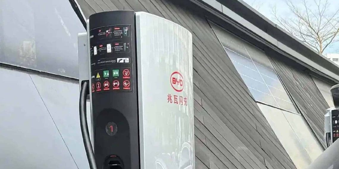 BYD apresenta a “Super e-Plataform” que permite carregamento tão rápidos como o abastecimento a gasolina