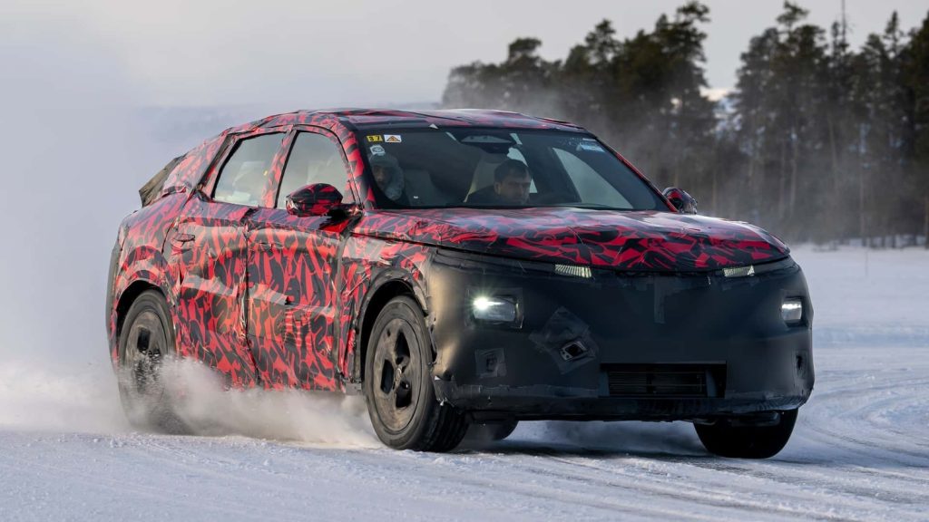 Novo Alfa Romeo Stelvio colocado à prova a temperaturas extremas