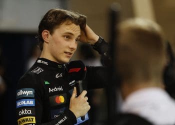 Oscar Piastri Dominates Bahrain Grand Prix Qualifying with Norris in 6th and Verstappen in 7th