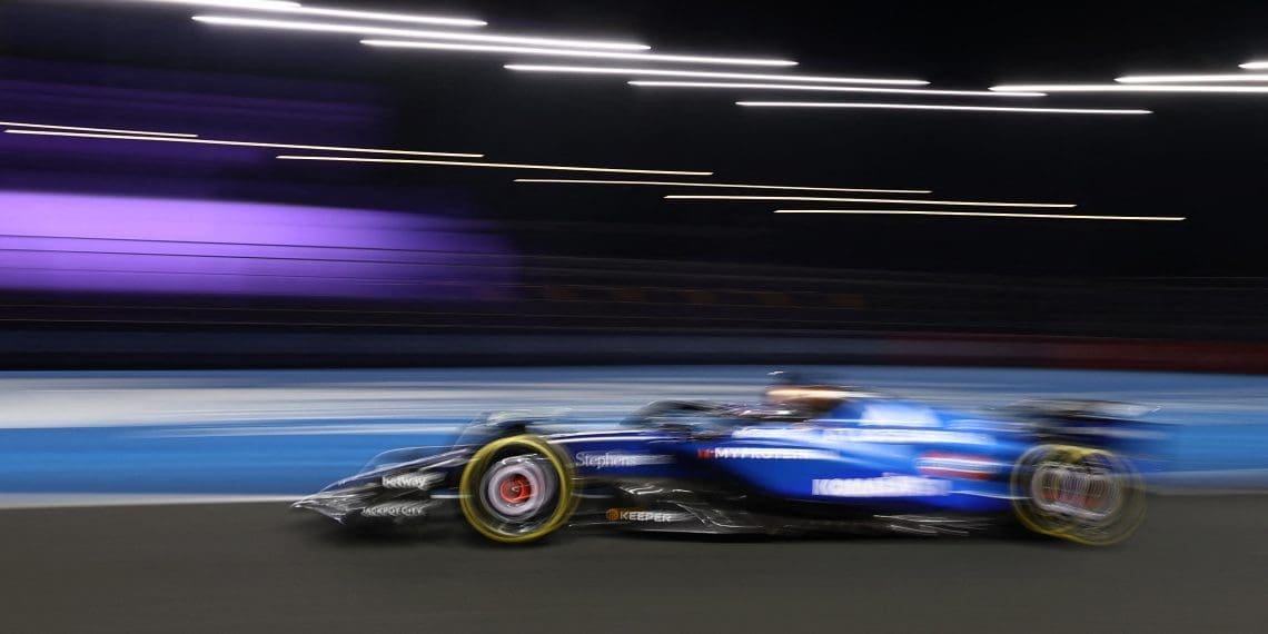 カルロス・サインツ、勝利の雄叫び: F1サウジGPで止まらない カルロス・サインツ、勝利の雄叫び: F1サウジGPで止まらない