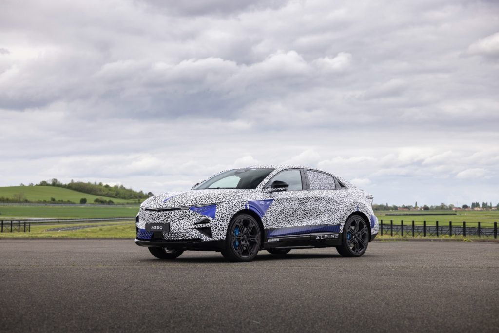 Alpine mostra novas imagens do A390 antes da estreia