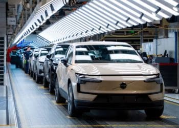 Volvo EX30 já é produzido na Europa